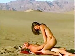 Piercad tonåring slampa Katty West finsk sexfilm Throat körd och analt gapad av två dubbar